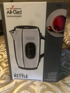 All-Clad 1.5L Kettle in Stainless Steel